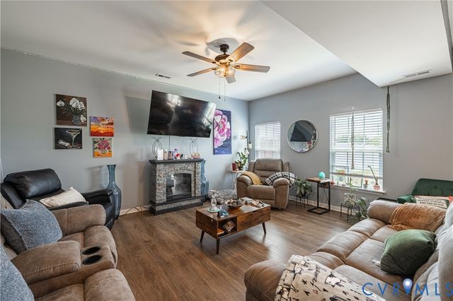 11419 Dunmore Mill Ct, Chester, VA 23831