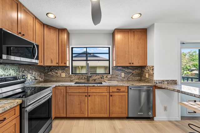 5662 SE Schooner Oaks Way, Stuart, FL 34997