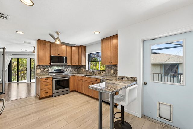 5662 SE Schooner Oaks Way, Stuart, FL 34997