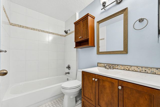 5662 SE Schooner Oaks Way, Stuart, FL 34997