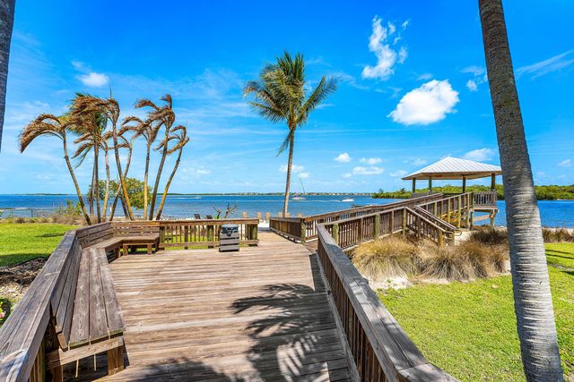 5662 SE Schooner Oaks Way, Stuart, FL 34997