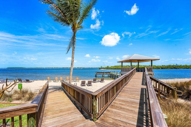 5662 SE Schooner Oaks Way, Stuart, FL 34997