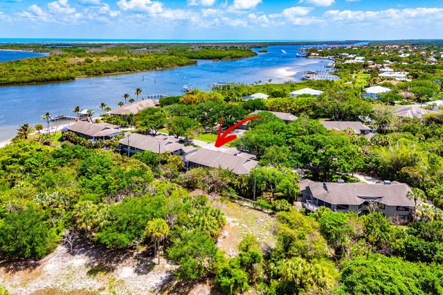 5662 SE Schooner Oaks Way, Stuart, FL 34997