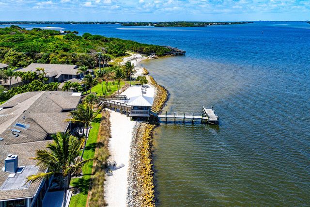 5662 SE Schooner Oaks Way, Stuart, FL 34997