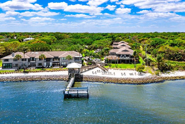 5662 SE Schooner Oaks Way, Stuart, FL 34997