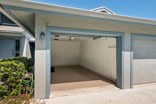 5662 SE Schooner Oaks Way, Stuart, FL 34997