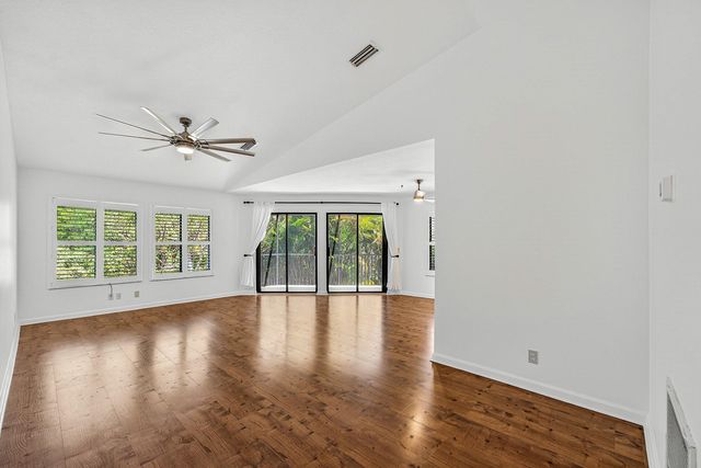 5662 SE Schooner Oaks Way, Stuart, FL 34997