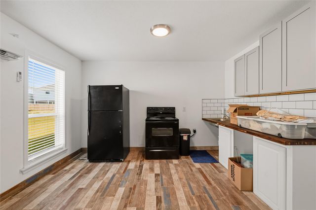 2301 S Kemah Drive S, Kemah, TX 77565