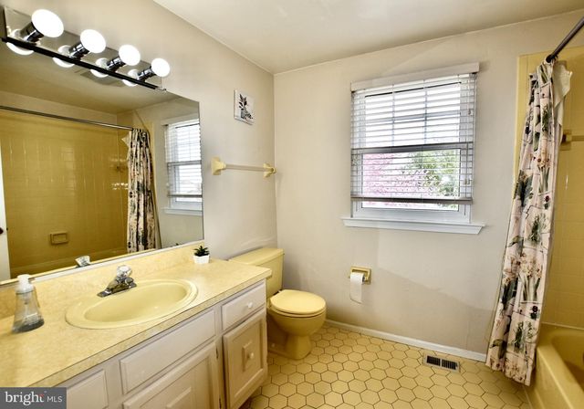 44 BROOKLINE, Laurel Springs, NJ 08021