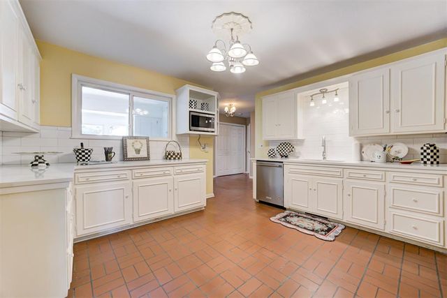 1744 Westbrooke Terrace, Norman, OK 73072