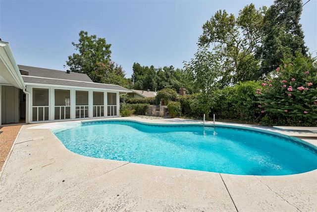 1744 Westbrooke Terrace, Norman, OK 73072
