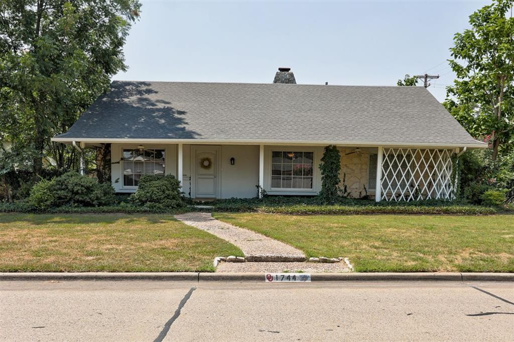 1744 Westbrooke Terrace, Norman, OK 73072