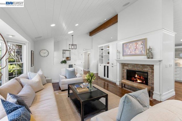 1397 Pine Tree Dr, Alamo, CA 94507