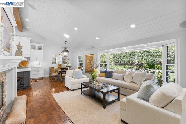 1397 Pine Tree Dr, Alamo, CA 94507