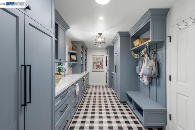 1397 Pine Tree Dr, Alamo, CA 94507