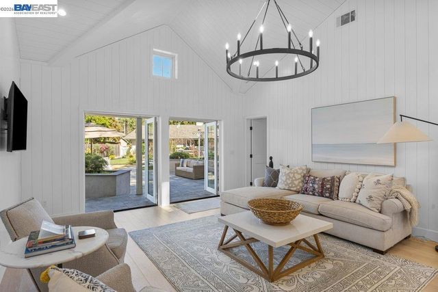 1397 Pine Tree Dr, Alamo, CA 94507