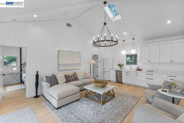 1397 Pine Tree Dr, Alamo, CA 94507