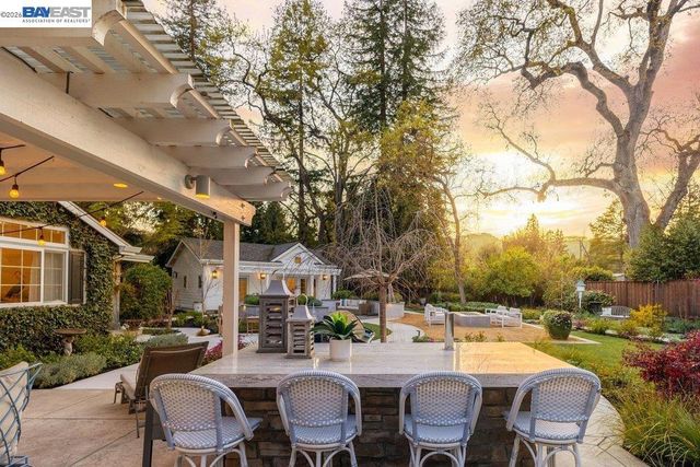 1397 Pine Tree Dr, Alamo, CA 94507