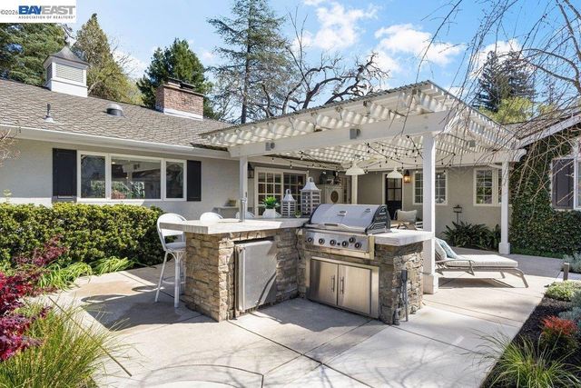 1397 Pine Tree Dr, Alamo, CA 94507