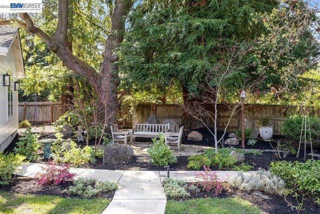 1397 Pine Tree Dr, Alamo, CA 94507