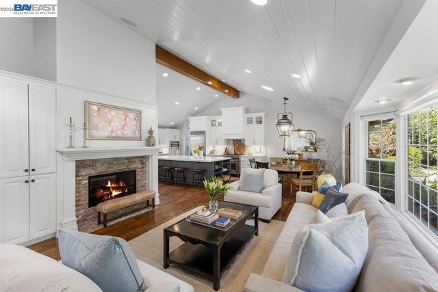 1397 Pine Tree Dr, Alamo, CA 94507