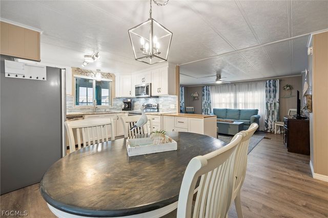 488 Jacklin LN, North Fort Myers, FL 33903