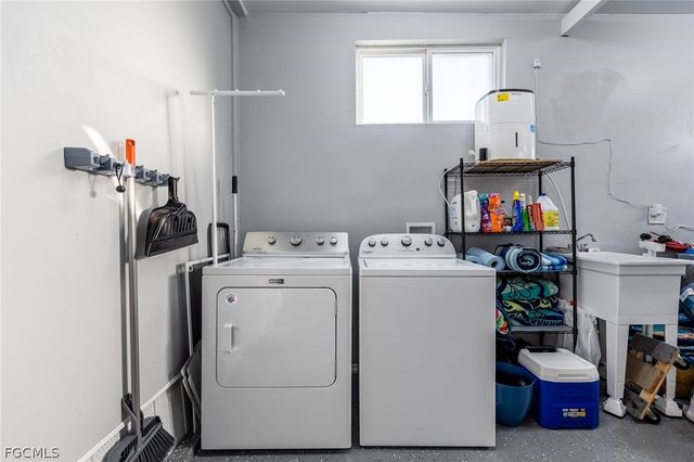 488 Jacklin LN, North Fort Myers, FL 33903