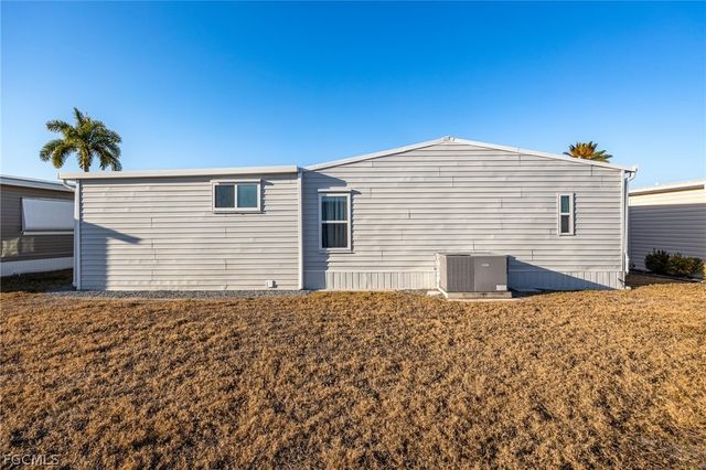 488 Jacklin LN, North Fort Myers, FL 33903