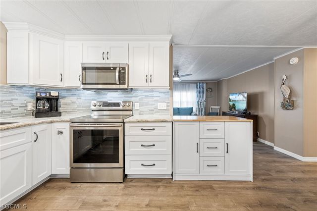 488 Jacklin LN, North Fort Myers, FL 33903