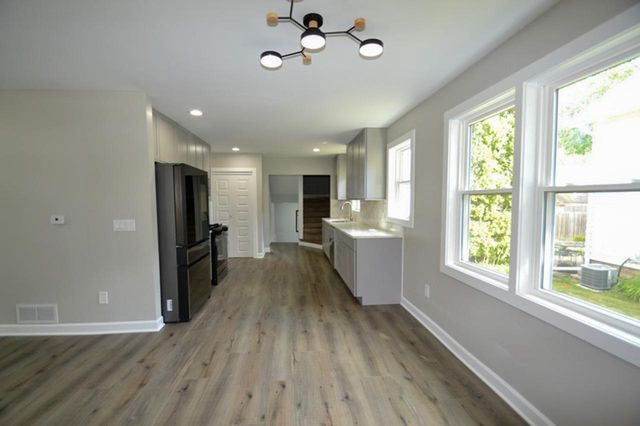 2240 E Morgan AVENUE, Milwaukee, WI 53207