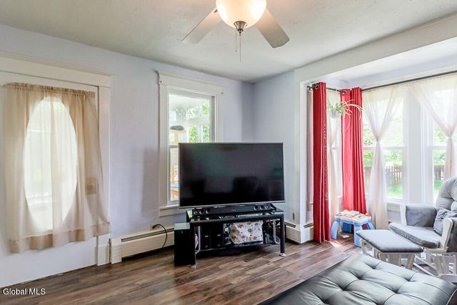 91 Green Avenue, Castleton-on-hudson, NY 12033