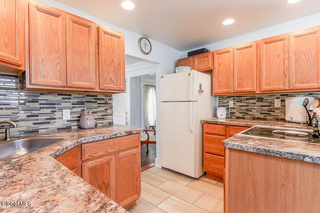 91 Green Avenue, Castleton-on-hudson, NY 12033