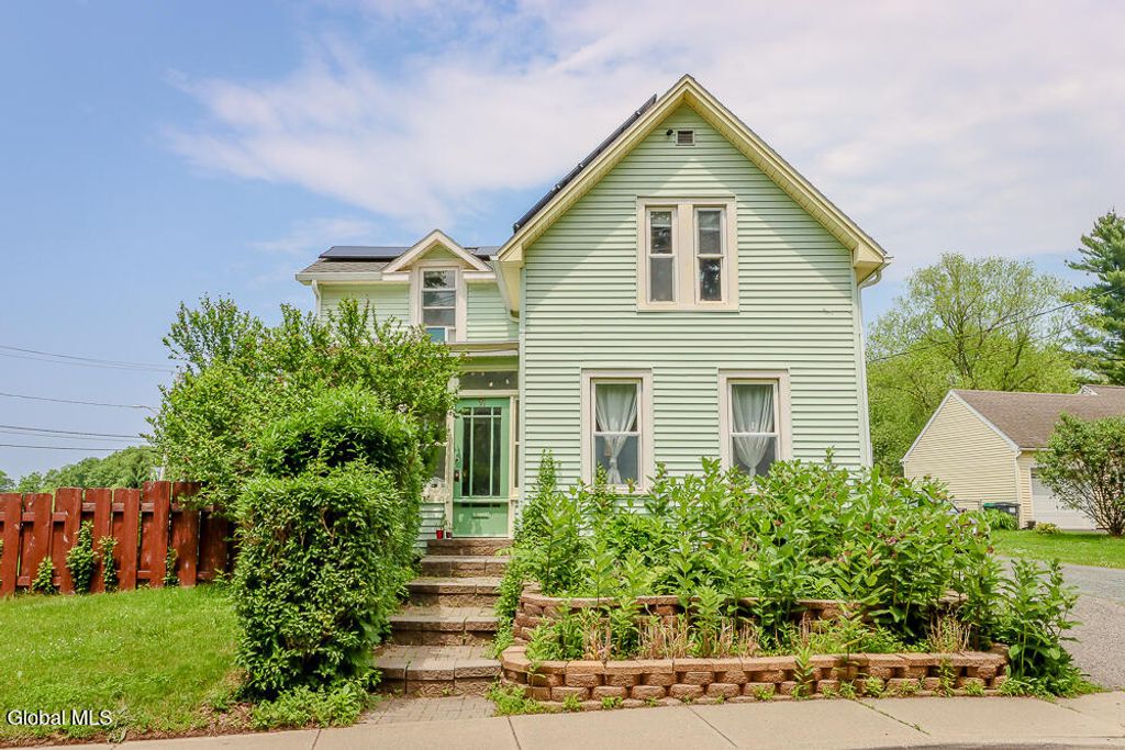 91 Green Avenue, Castleton-on-hudson, NY 12033