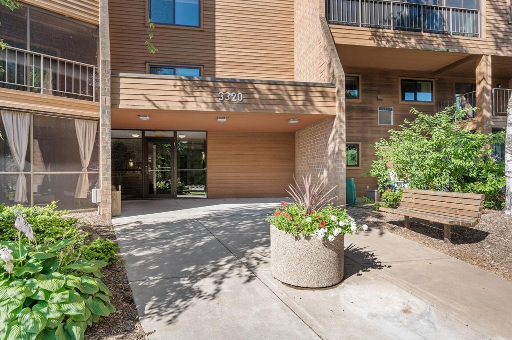 3320 Louisiana Avenue S 310, Saint Louis Park, MN 55426