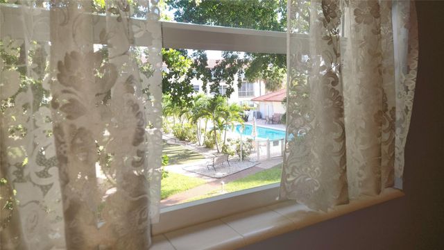 700 SE 6th Ave 205, Deerfield Beach, FL 33441