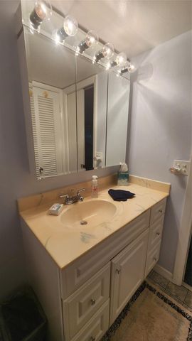 700 SE 6th Ave 205, Deerfield Beach, FL 33441