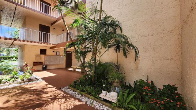 700 SE 6th Ave 205, Deerfield Beach, FL 33441