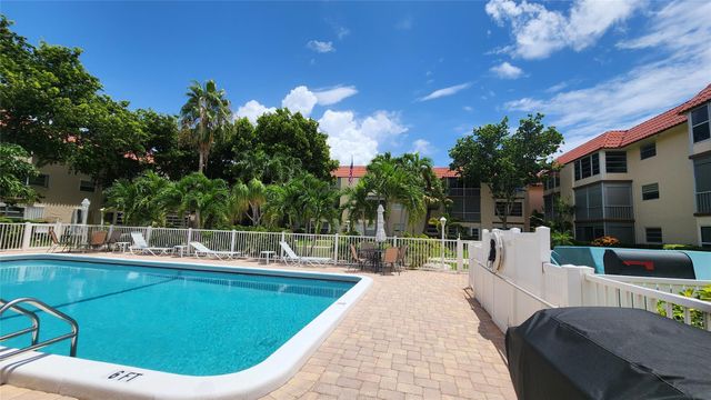700 SE 6th Ave 205, Deerfield Beach, FL 33441