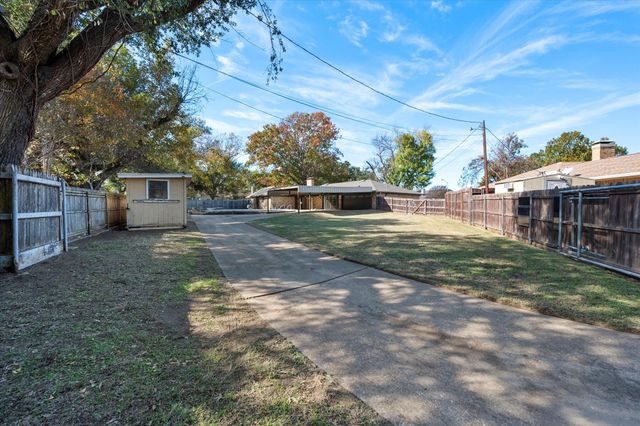 1213 Lexington Drive, Corsicana, TX 75110