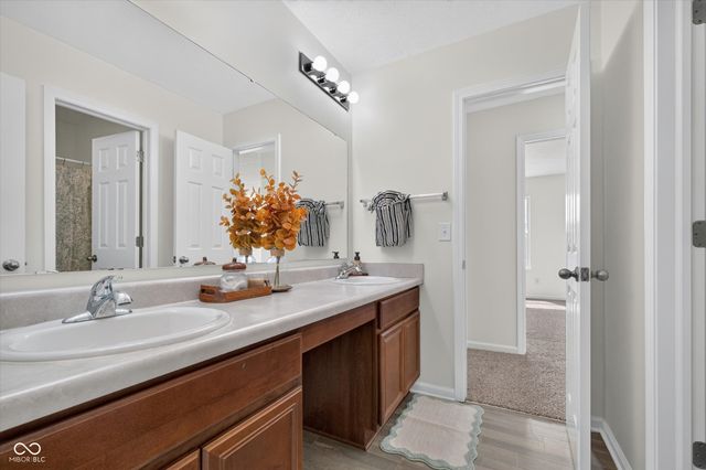 2241 Maple Stone Lane, Greenwood, IN 46143