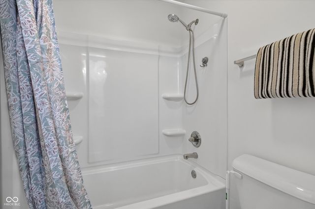 2241 Maple Stone Lane, Greenwood, IN 46143