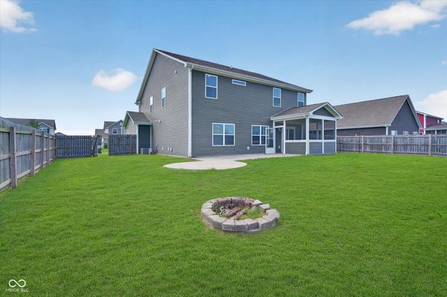 2241 Maple Stone Lane, Greenwood, IN 46143