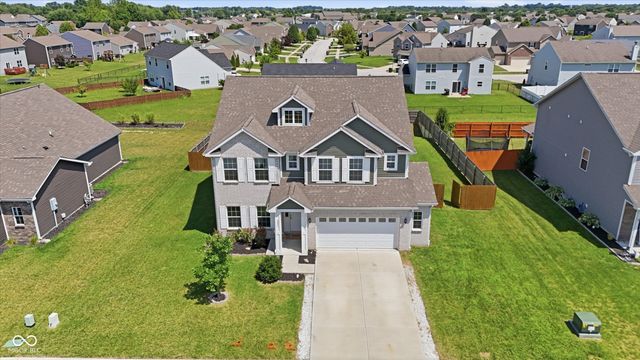 2241 Maple Stone Lane, Greenwood, IN 46143