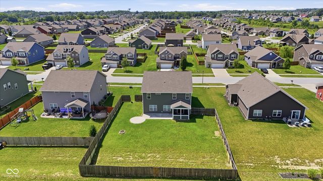 2241 Maple Stone Lane, Greenwood, IN 46143