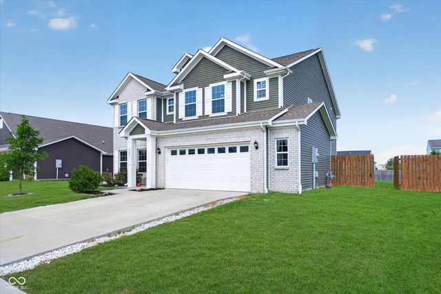 2241 Maple Stone Lane, Greenwood, IN 46143