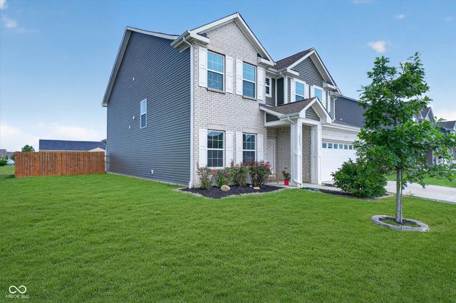 2241 Maple Stone Lane, Greenwood, IN 46143