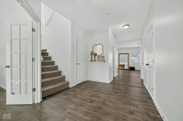 2241 Maple Stone Lane, Greenwood, IN 46143