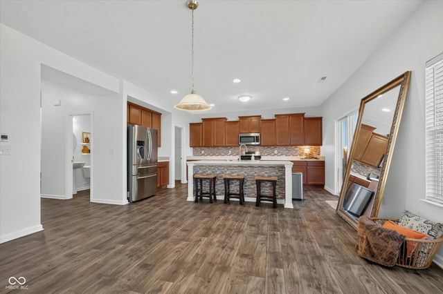 2241 Maple Stone Lane, Greenwood, IN 46143