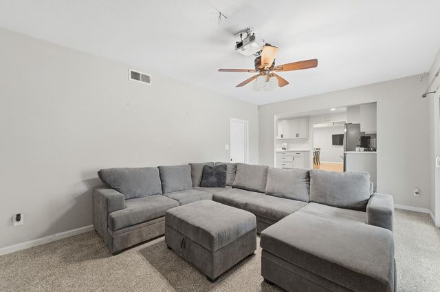 365 Birchwood Ct, Modesto, CA 95350