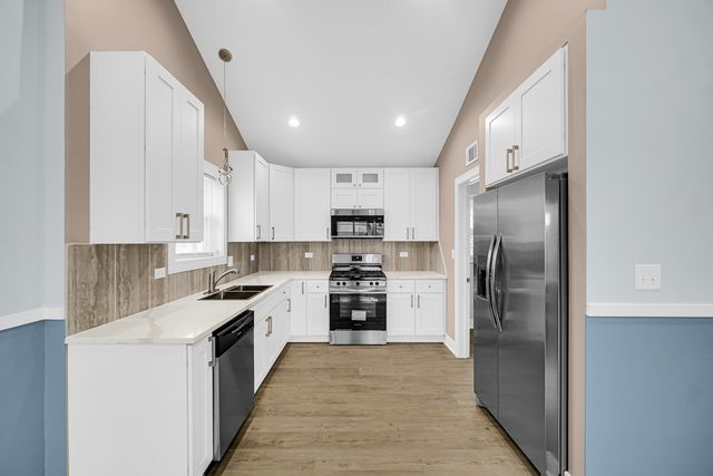 12500 S Loomis Street, Calumet Park, IL 60827